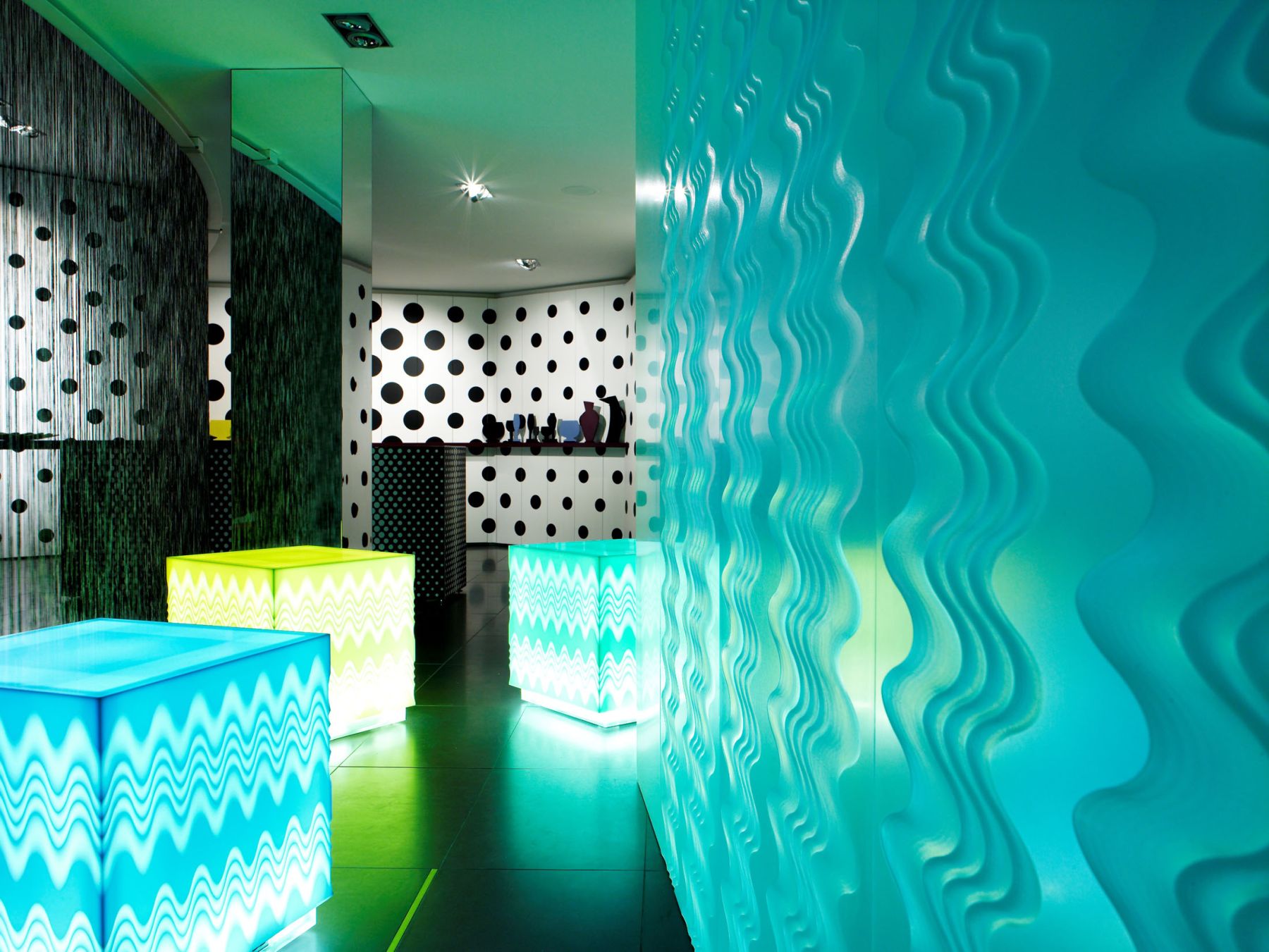 sites/corian.com.br/IMG/jpg/uses-and-app-corian-loves-missoni-photo-leo-torri-1.jpg